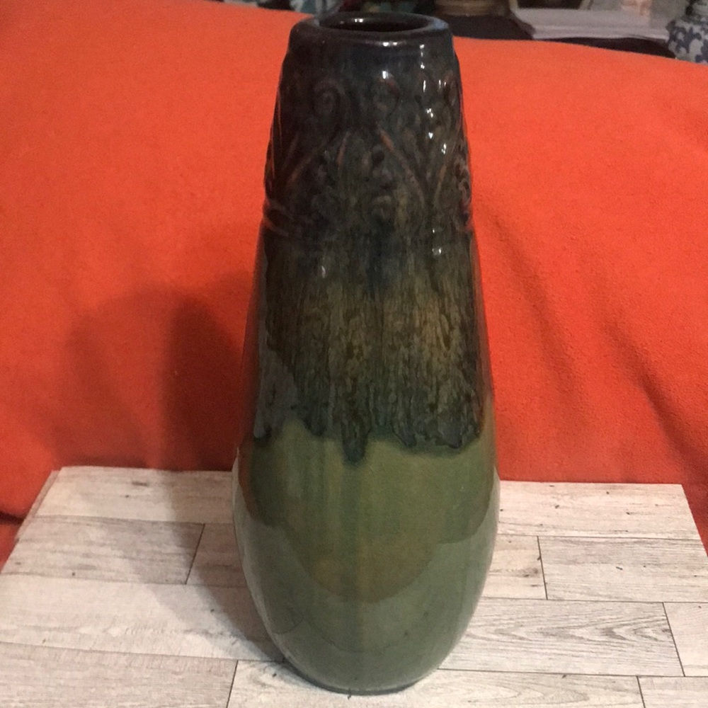 BEAUTIFUL BLUE & GREEN GLAZED POTTERY VASE